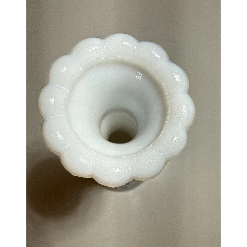Vintage Milk Glass Bud Vase‎ Tall Scalloped Rim Geometric Pattern Unmarked 9